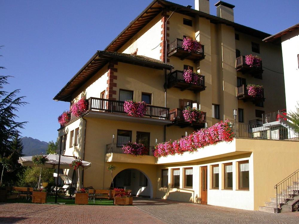 Hotel Corona Carano  Exterior photo
